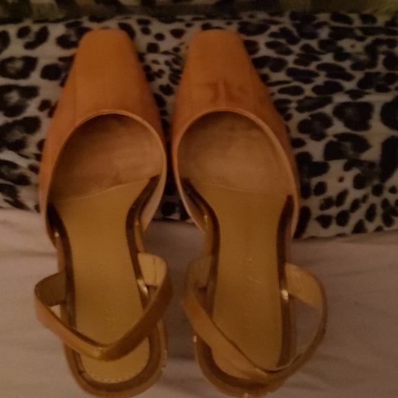 Two Liz Claiborne heels - Picture 8 of 16